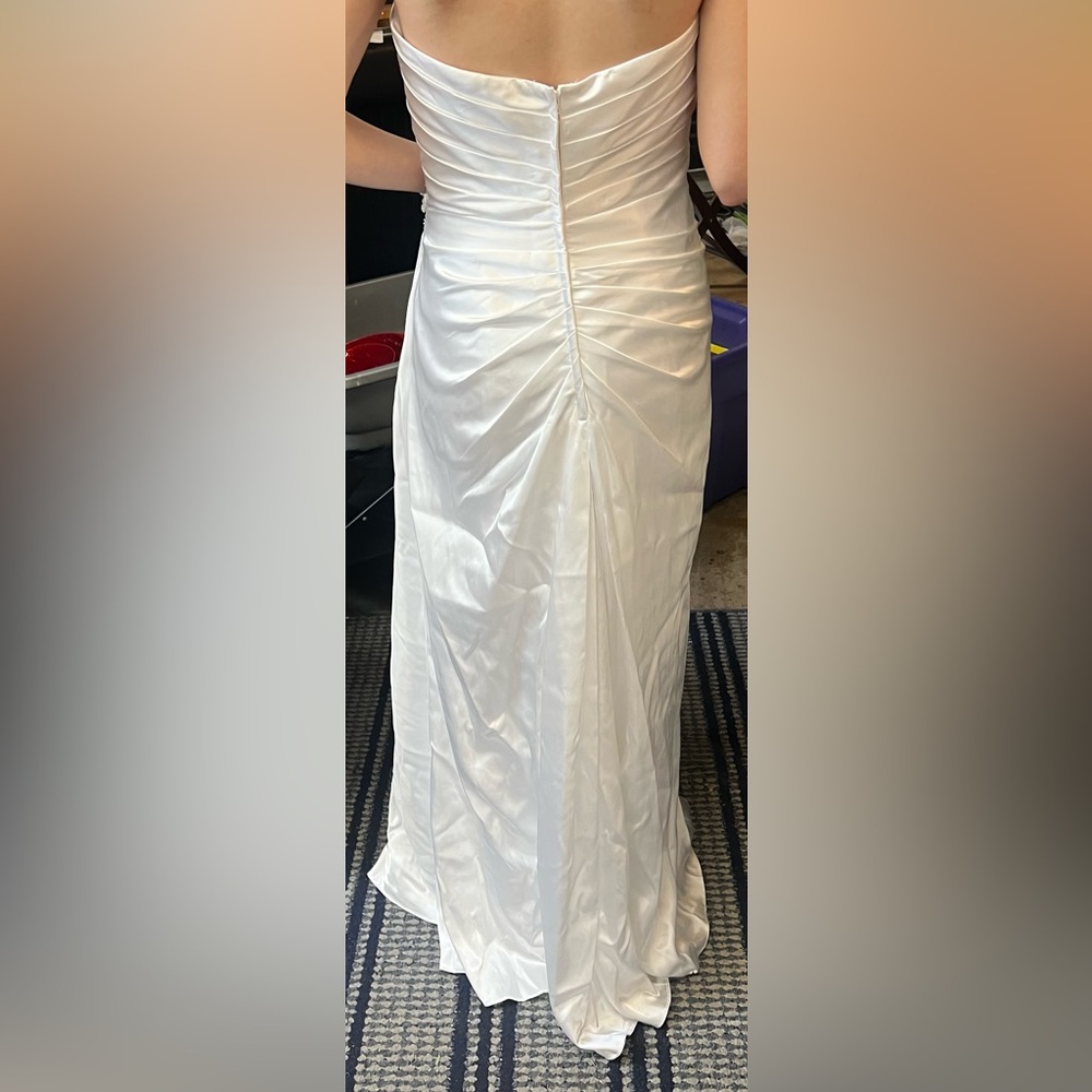 David’s Bridal Stunning White Satin Wedding Dress - Picture 6 of 6